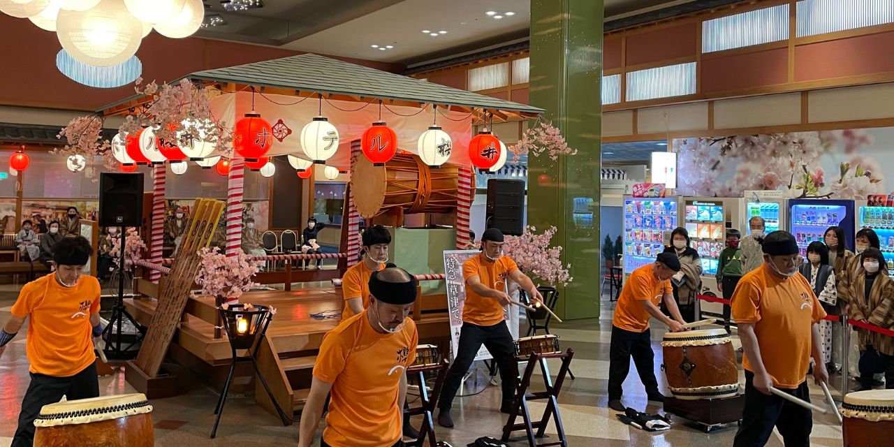 ホテル櫻井の太鼓ショー
