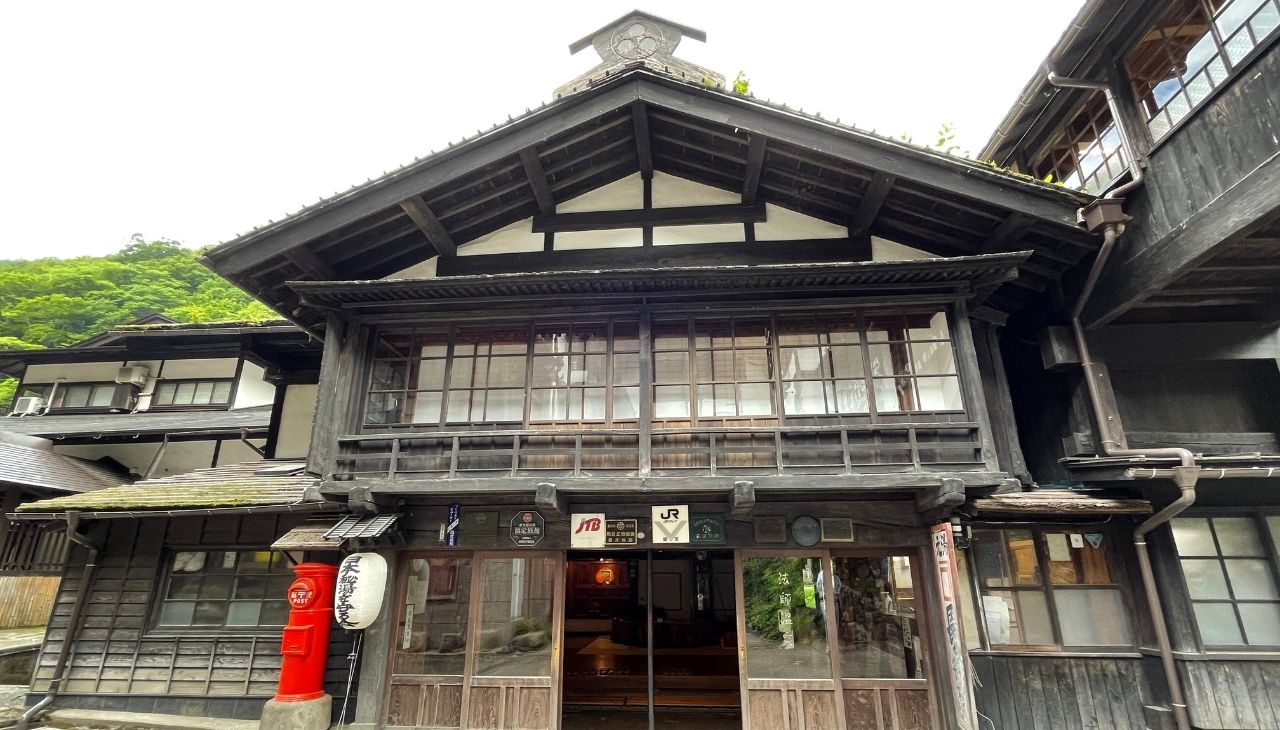 法師温泉・長寿館の入口