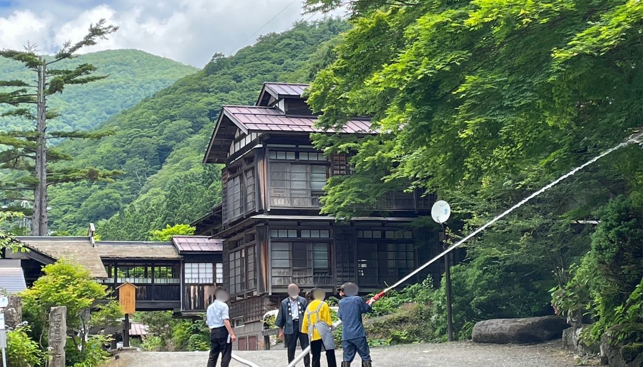 スタッフによる放水訓練