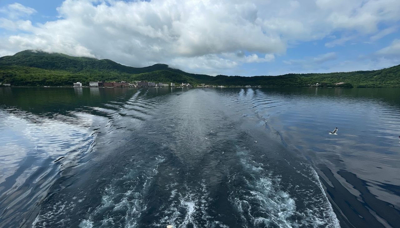 遊覧船で中島へ