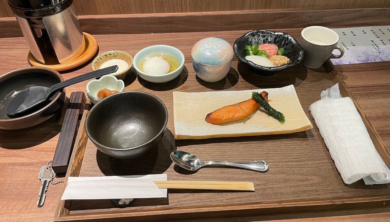 朝食